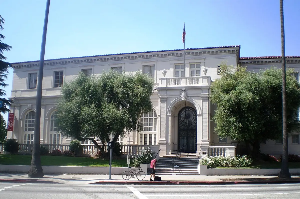 Mediterranean-style front of the Ebell of Los Angeles clubhouse on Wilshire Boulevard
